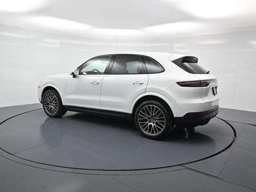 2023 Porsche Cayenne Platinum Edition