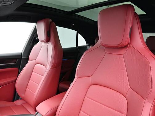 2025 Porsche Macan 4S