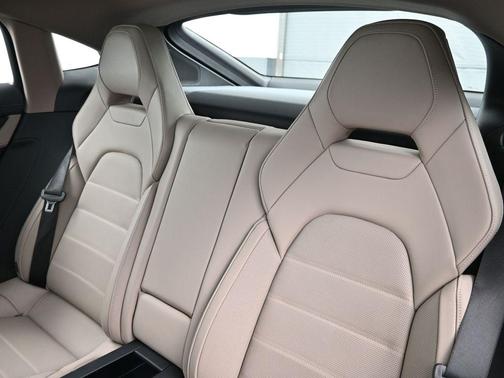 2025 Porsche Panamera Base