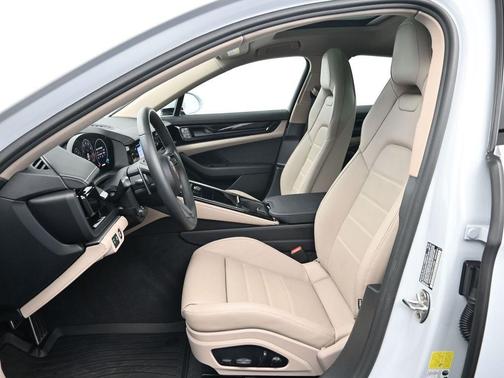 2025 Porsche Panamera Base