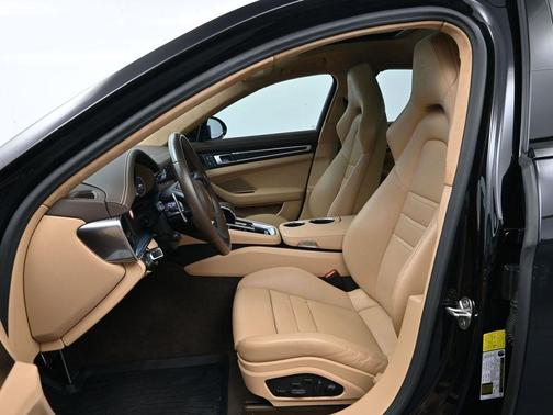 2023 Porsche Panamera GTS