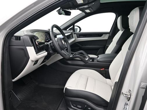 2026 Porsche Cayenne AWD