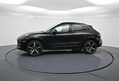 2025 Porsche Macan T