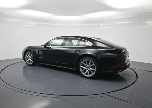 2026 Porsche Panamera 4