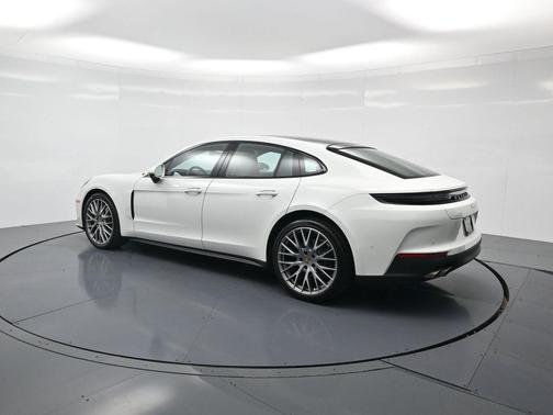 2025 Porsche Panamera Base