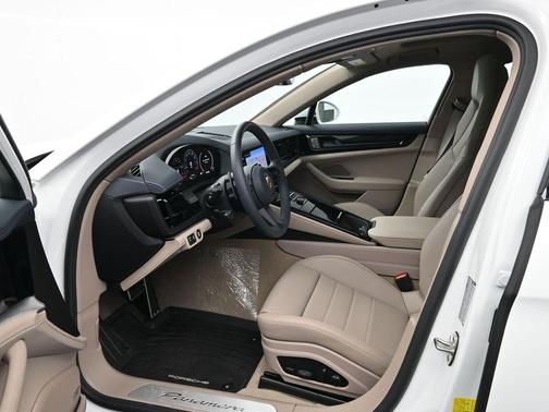 2025 Porsche Panamera Base