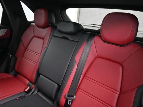 2024 Porsche Cayenne S