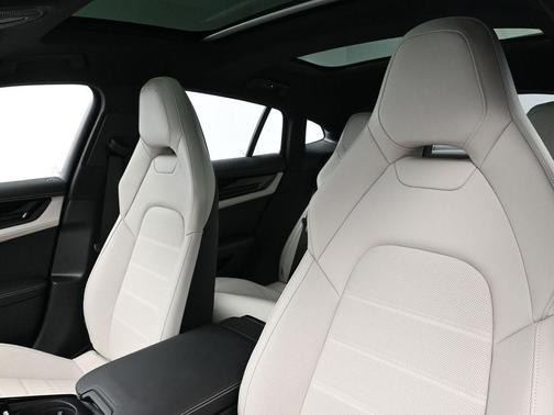 2026 Porsche Panamera Base