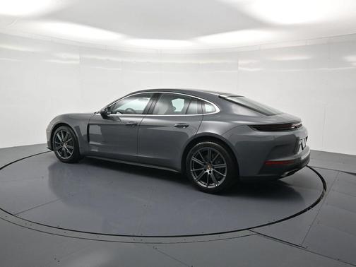 2026 Porsche Panamera Base