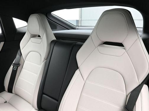 2026 Porsche Panamera Base