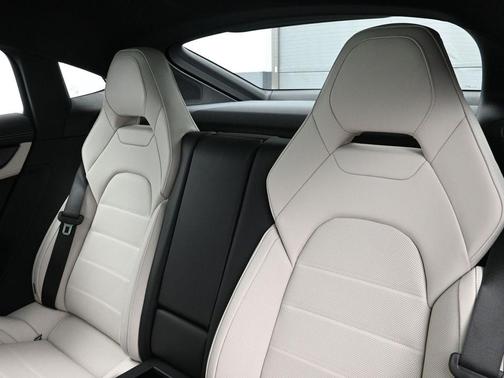 2026 Porsche Panamera Base