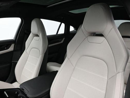 2026 Porsche Panamera Base