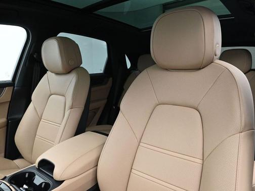 2026 Porsche Cayenne AWD