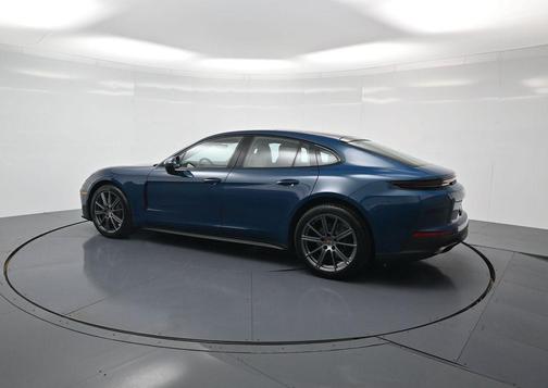 2026 Porsche Panamera Base