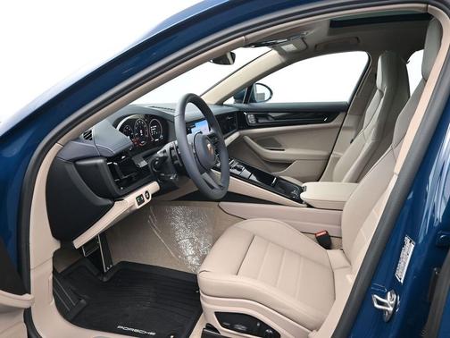 2026 Porsche Panamera Base
