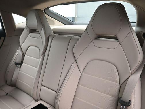 2026 Porsche Panamera Base