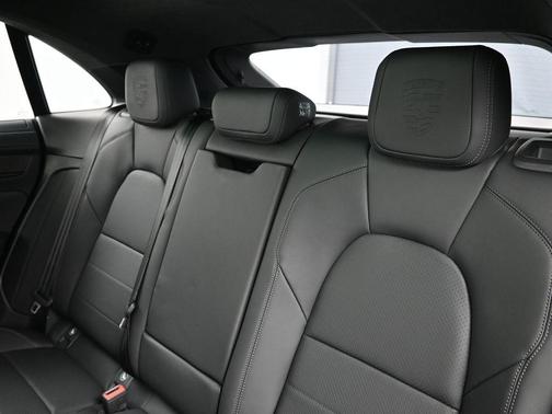 2026 Porsche Macan Turbo