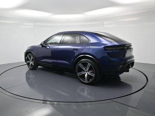 2026 Porsche Macan Turbo