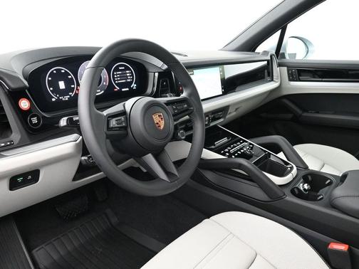 2025 Porsche Cayenne Base