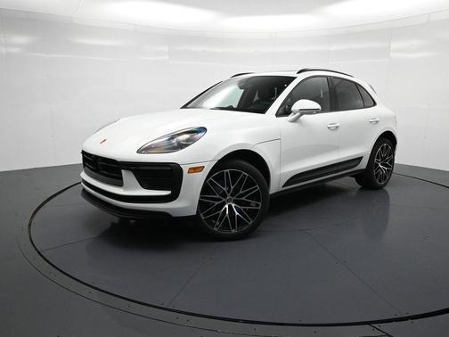 2025 Porsche Macan Base