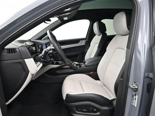 2025 Porsche Cayenne AWD