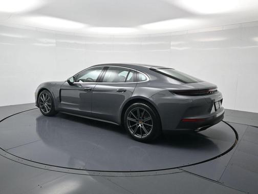 2026 Porsche Panamera Base