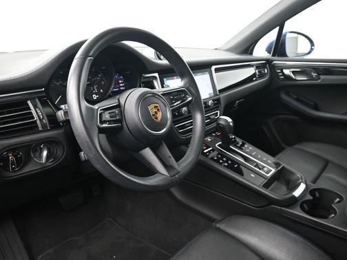2022 Porsche Macan Base