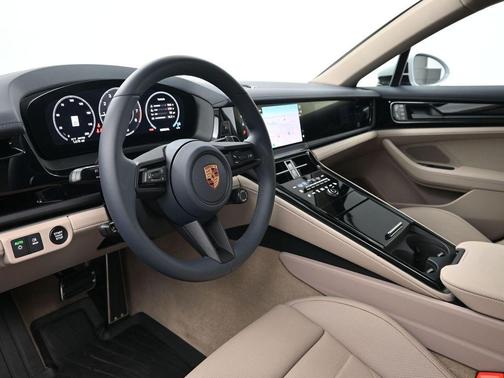 Ice 2026 Porsche Panamera Base