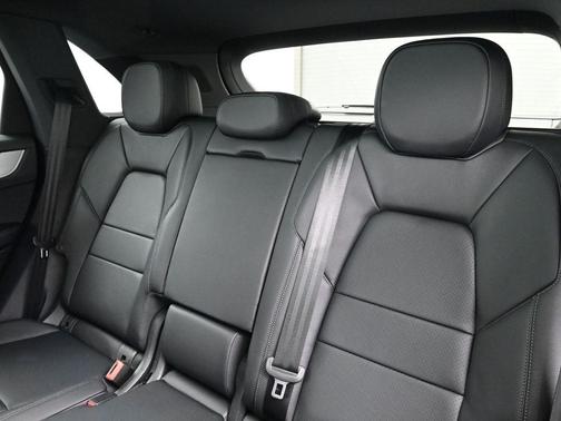 2025 Porsche Cayenne Base