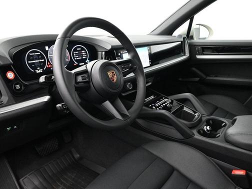 2025 Porsche Cayenne Base