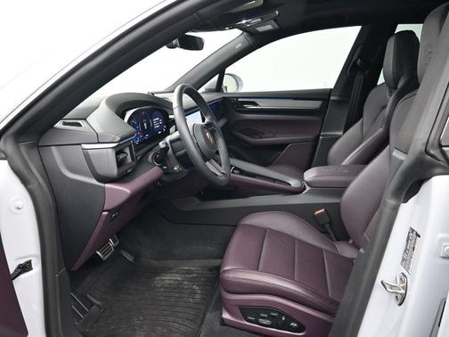 2025 Porsche Macan 4S