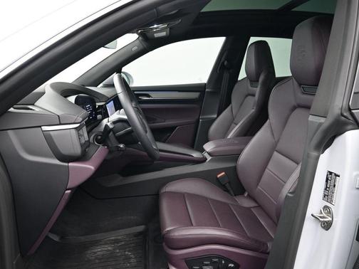 2025 Porsche Macan 4S