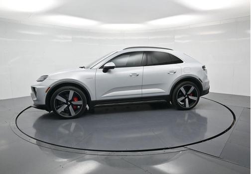 2025 Porsche Macan 4S