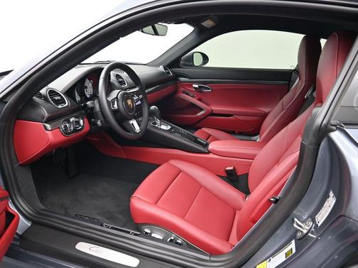 2025 Porsche 718 Cayman 