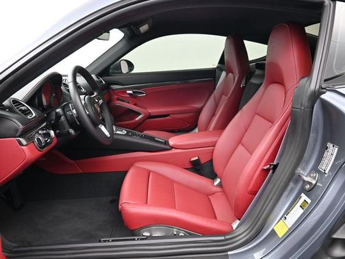 2025 Porsche 718 Cayman 