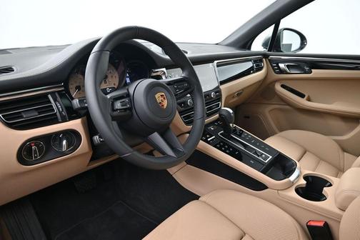 Volcano Grey Metallic 2026 Porsche Macan