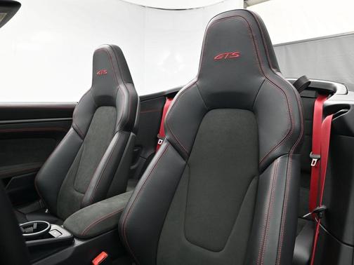 2024 Porsche 911 Carrera 4 GTS