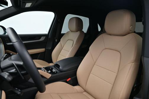 PAINT TO SAMPLE 2025 Porsche Cayenne Base