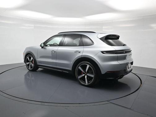 2026 Porsche Cayenne GTS
