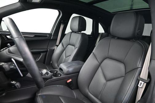 Chalk 2023 Porsche Macan