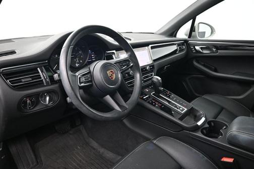 Chalk 2023 Porsche Macan