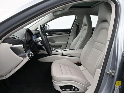 2018 Porsche Panamera 4