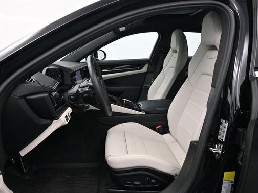 2026 Porsche Panamera 4