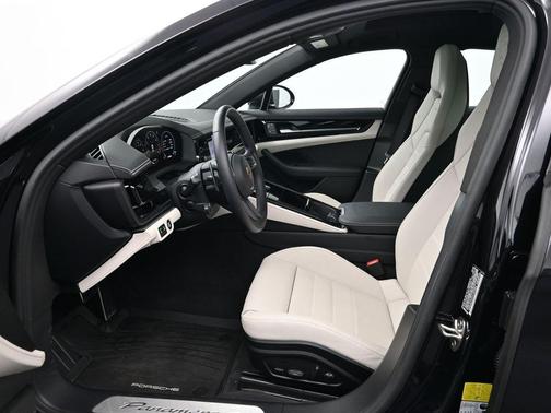 2026 Porsche Panamera 4