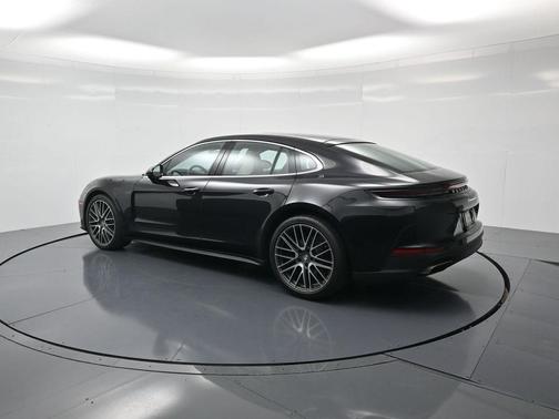 2026 Porsche Panamera 4