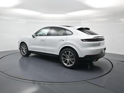 Carrara White Metallic 2026 Porsche Cayenne AWD