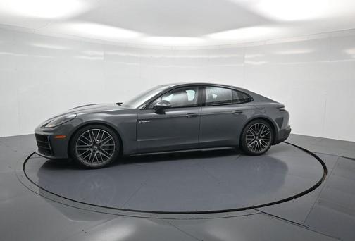 2026 Porsche Panamera 4