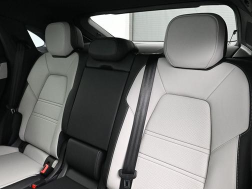 2026 Porsche Cayenne AWD