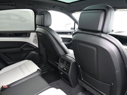 2026 Porsche Cayenne AWD