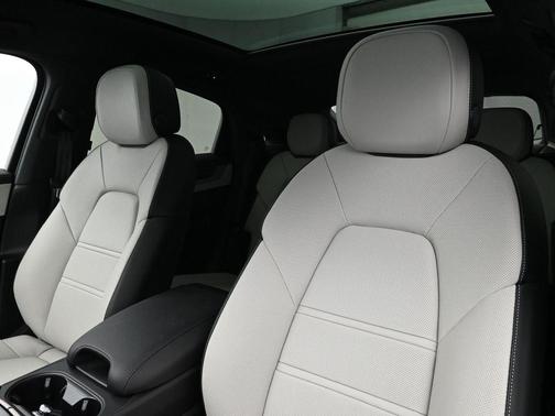 2026 Porsche Cayenne AWD